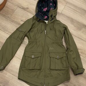 Nike Women's snowboarding  Jacket in Olive size small